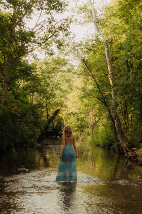 Photoshoot Ideas Creative Outdoor Nature, Girl Photoshooting Ideas River, Different Perspective Photography, Outside Nature Photoshoot Ideas, Pictures In The Rain Aesthetic, Senior Pics In Creek, Self Picture Ideas Outside, Senior Picture Ideas Stream, Dress In River Photoshoot