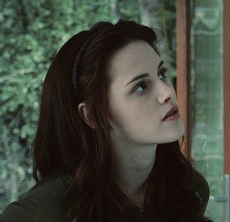 Bella Swan Aesthetic, Kristen Stewart Twilight, Twilight 2008, Bella Cullen, Twilight Photos, Kristen Stewart Style, Twilight Film, Edward Bella, Twilight Pictures