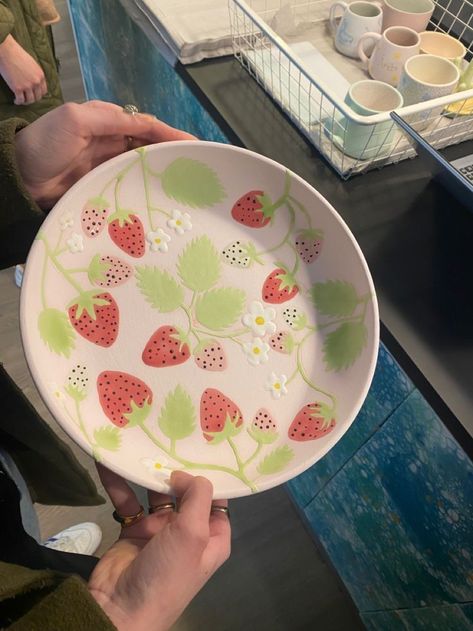 Pottery Bowl Painting Ideas Flower, As You Wish Pottery Painting Ideas, Pottery Painting Strawberries, Crockadoodle Ideas, Color Me Mine Ideas Bowls, Strawberry Pottery Painting, Ceramic Plate Design, Crock A Doodle Pottery Ideas, Creative Space Keramik Ideas