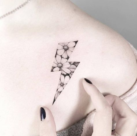 Exotic Tattoos, Lightning Bolt Tattoo, Think Tattoo, Lightning Tattoo, Bolt Tattoo, E Tattoo, Tattoo Styles, Body Tattoos, Lightning Bolt