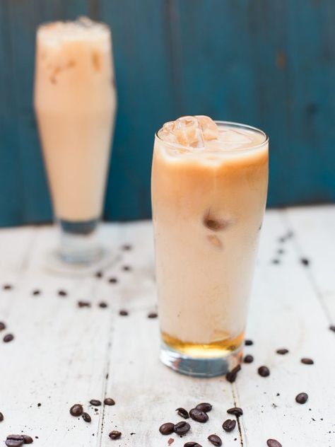 Cinnamon Whiskey Coffee Cocktail - Dad With A Pan Alcoholic Coffee Drinks, Cinnamon Whiskey, Coffee With Alcohol, Bourbon Cocktails, Whiskey Cocktails, Coffee Cocktails, Cold Coffee, Alcohol Drink Recipes, Cold Brew Coffee