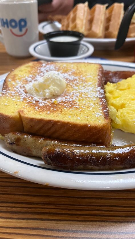 #ihop #breakfast Restaurant Breakfast Aesthetic, Big Breakfast Aesthetic, Fast Food Breakfast Aesthetic, Ihop Breakfast Aesthetic, Ihop Breakfast, Ihop Food, Ihop French Toast, Ihop Pancakes, Breakfast Pictures