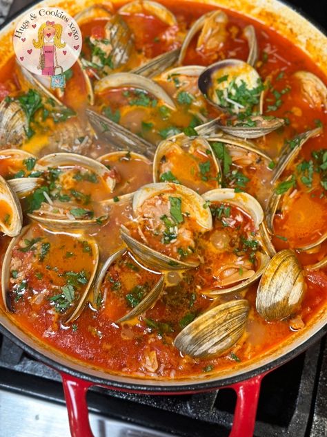 Linguini Red Clam Sauce, Linguini With Red Clam Sauce, Clam Recipes Pasta, Clams And Pasta, Spaghetti And Clams, Pasta With Clams Linguine, How To Make Clams, Red Clam Sauce Linguine, Little Neck Clam Recipes