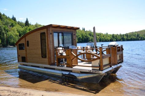 This is the ultimate vessel for fishermen, allowing you to fish 24/7 and still have a good night rest on the water Pontoon Houseboat, Shanty Boat, Boat House Interior, Houseboat Living, Lakefront Living, Wooden Boat Plans, Boat Building Plans, Micro House, Floating House