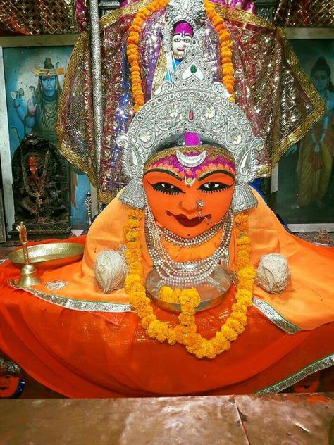 Jai Maa Harsiddhi Shaktipeeth Mahakaleshwar Temple, Ujjain Harsiddhi Maa, Mahakaleshwar Temple, Jay Mataji, Lion Live Wallpaper, Hindu Temples, Durga Painting, Mata Rani, Hindu Goddess, Hindu Temple