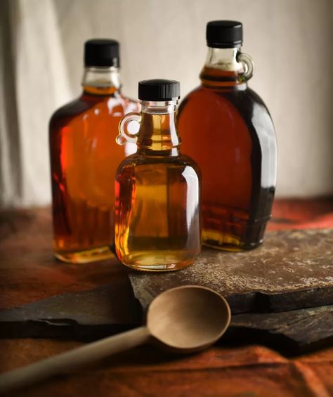 Easy Blueberry Crumble, Maple Syrup Candy, Maple Syrup Labels, Homemade Maple Syrup, Maple Syrup Bottles, Syrup Labels, Maple Syrup Recipes, Maple Butter, Pancake Syrup