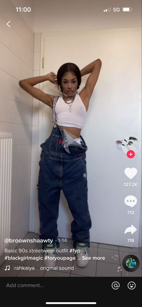 2000 Outfits Black Women, 90s Outfits Overalls, Overalls Outfit Baddie, 90 Overalls Outfit, Overall Outfits 90s, 90s Fits Black Women, Overalls Outfit 90s Aesthetic, Early 2000s Hip Hop Fashion Women, Overalls Outfit Streetwear