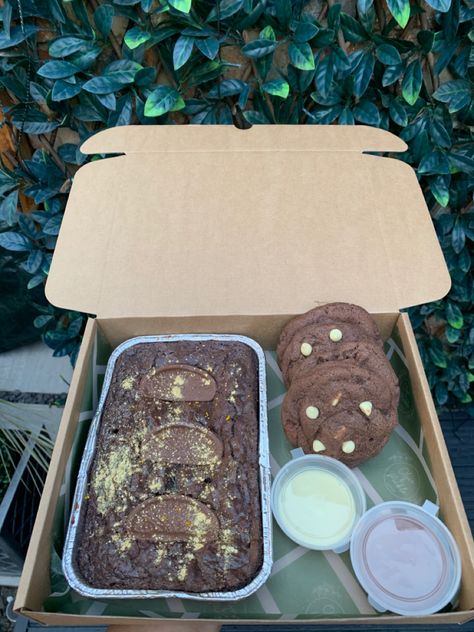 Brownie Dipping Box Ideas, Bake Sale, Brownie Recipes, Dipping Sauce, Brownies, Takeout Container, Baking