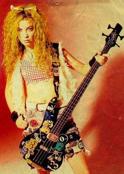 White Zombie Sean Yseult, Heavy Metal Girl, White Zombie, Bass Guitarist, Women Of Rock, Guitar Girl, Rock Of Ages, Rob Zombie, Riot Grrrl