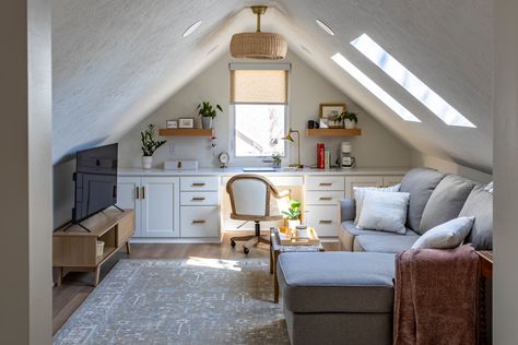 Misc. Spaces - Transitional - Home Office - Omaha - by Superior Home Improvement | Houzz UK Marthas Vineyard Interior Design, Bonus Room Office, Frame Bedroom, Small Attic Room, Bonus Room Design, Transitional Home Office, Attic Decor, Attic Office, Attic Ideas