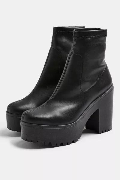 Black Heeled Boots Outfit, Boots With Socks, Chunky Black Heels, High Sock Boots, Black Chunky Heels Boots, Platform Heel Boots, Black Chunky Boots, Chunky Black Boots, Chunky Heel Boots