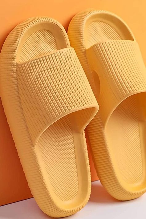 Shop the Pillow Slides on Amazon That Are Trending on TikTok Trending Shoes For Men, Best Casual Shoes, Trendy Slippers, Gents Shoes, Louis Vuitton Men Shoes, Black Shoes Men, Nike Shoes Outfits, Fashion Shoes Sneakers, Mens Shoes Casual Sneakers