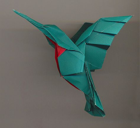 Origami Hummingbird by brett jordan on flickr Origami Art Projects, Paper Hummingbird, Origami Stella, Origami Hummingbird, Dragon Origami, Tutorial Origami, Origami Ball, Origami Wedding, Origami For Beginners