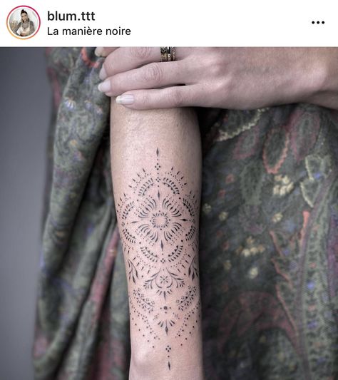 Cuff Tattoo, Paris Tattoo, Tatoo Inspiration, Date Tattoos, Ornamental Tattoo, Leg Tattoos Women, Arm Band Tattoo, Dot Work Tattoo, Band Tattoo