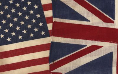 Differences Between American and British English American And British English, British And American English, Treaty Of Paris, English Aesthetic, English Flag, English Accent, Rosetta Stone, British Accent, Uk Flag