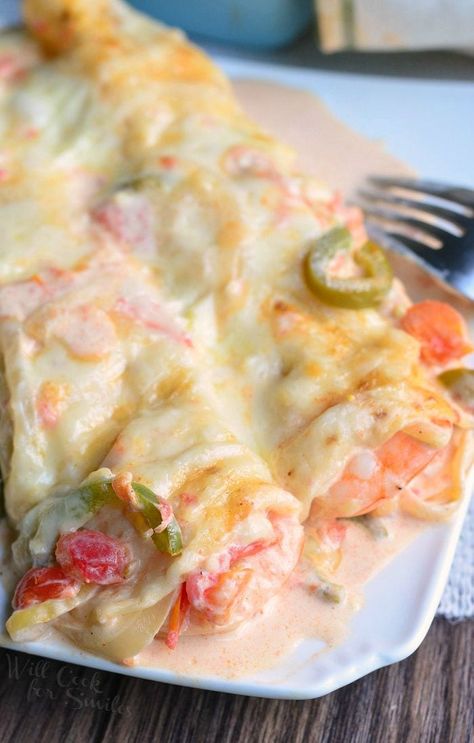 Spicy Creamy Shrimp Enchiladas on a white plate with a fork to the right Creamy Shrimp Enchiladas, Seafood Enchiladas Recipe, Seafood Enchiladas, Shrimp Enchiladas, Best Shrimp Recipes, Authentic Mexican Recipes, Creamy Shrimp, Enchiladas Recipe, Shrimp Recipes For Dinner