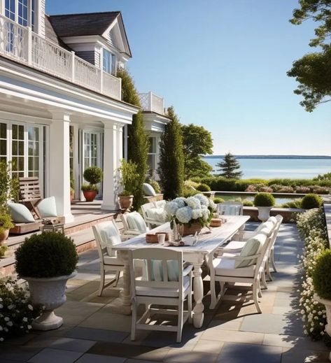 Cottage Mountain, Nantucket Style Homes, Hamptons Interior, Cornelia Street, Dream Life House, House Cottage, Dream Beach Houses, Cape House, Casa Exterior