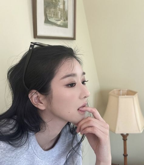 Seo Yeji, Seo Ye-ji, Female Actresses, Instagram Girls, Korean Actress, Look Alike, Makeup Inspo, Instagram Update, Glow Up?