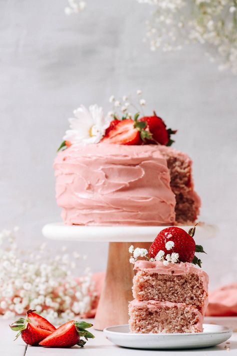 Vegan Strawberry Cake, Hot Pink Cakes, Minimalist Baker, Vegan Cake Recipes, Coconut Whipped Cream, Easter Dessert, Gluten Free Cakes, Vegan Cake, Perfect Cake