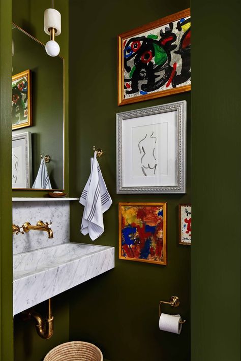 Modern Meets Traditional in This Historic D.C. Home - A Washington, D.C. Home by Zoe Feldman Corner Sofa Set, Farrow And Ball, Green Walls, Bathroom Trends, Eclectic Design, Farrow Ball, Elle Decor, Bathroom Inspiration, Powder Room