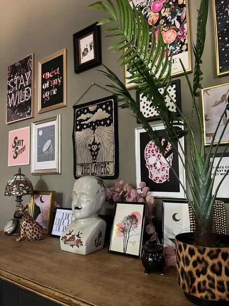 Leopard Diy Decor, Black Decor With Pop Of Color, Leopard Kitchen Decor, Rock And Roll Glam Decor, Edgy Maximalist Decor, Leopard Print Office Decor, Leopard Print Living Room Ideas, Edgy Office Decor, Leopard Print Home Decor