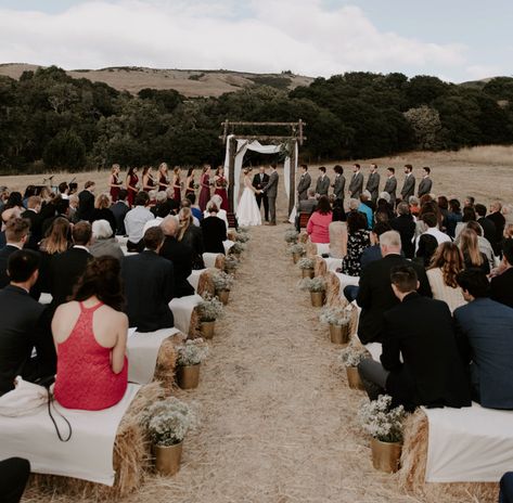 Fall Field Wedding Ideas, Country Style Wedding Ideas Rustic Backyard, Country Wedding Outside, Simple Country Wedding Ideas Outdoor Ceremony, Simple Farm Wedding Ideas, Small Farm Wedding Ideas, Small Barn Wedding Ideas, Country Wedding Ideas On A Budget, Country Wedding Ceremony Ideas