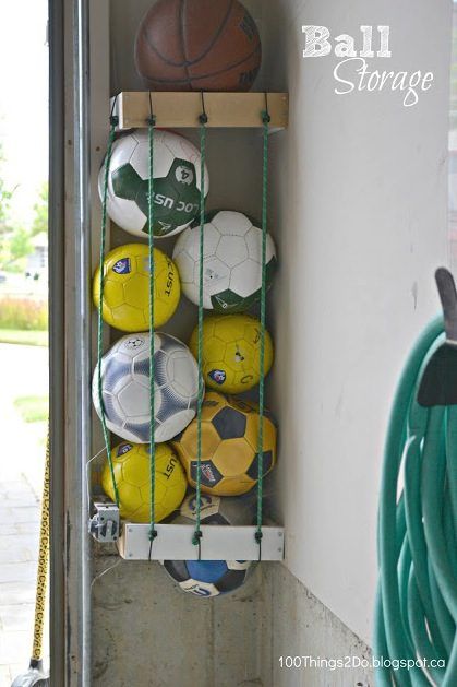 50 Genius Storage Ideas (all very cheap and easy!) Great for organizing and small houses. Lots of great ideas for stuff I already have. Rifacimento Garage, Sports Equipment Storage, Garage Boden, Garage Organization Tips, Garage Organize, Ball Storage, Cheap Storage, Organisation Hacks, Diy Garage Storage