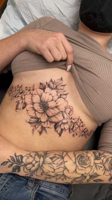 Tattoo | Stomach tattoos women, Floral thigh tattoos, Belly tattoos Tatuaje Cover Up, Stomach Tattoos Women, Floral Thigh Tattoos, Hip Thigh Tattoos, Belly Tattoos, Chic Tattoo, Hip Tattoos Women, Chest Tattoos For Women, Tattoos Women