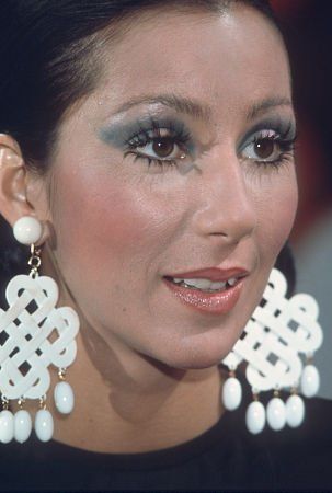 Pictures & Photos of Cher Cher 80s Makeup, Cher Make Up 70s, 70s Disco Photos, Cher 1970s Makeup, 70s Earrings Vintage, Cher Makeup 70s, Cher 70s Makeup, Cher Earrings, Cher Makeup