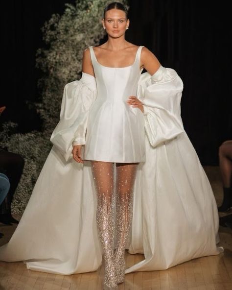 Wedding Dress Fashion Show, Tafetta Wedding Dress, Bridal Short Dress, Wait Dress, Bridal Fashion Show, Short Bridal Gown, Edgy Bridal, Wedding Dress Short, Short Bridal Dress