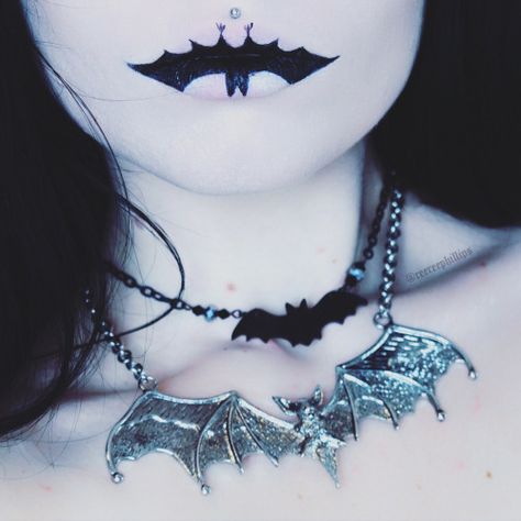 Bat Makeup, Fantasy Make-up, Make Up Designs, Lip Art Makeup, Bat Costume, Halloween Makeup Inspiration, Character Makeup, Smink Inspiration, Alternative Makeup