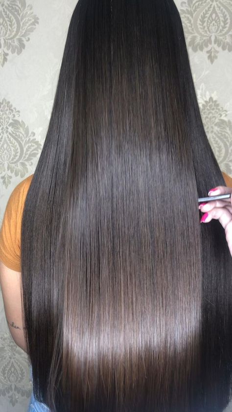 Cabelo Perfeito [Video] | Long shiny hair, Long hair styles, Hair styles Long Shiny Hair, Long Brunette Hair, Long Indian Hair, Dark Fall, Long Silky Hair, Long Hair Pictures, Lustrous Hair, Long Hair Video, Glossy Hair