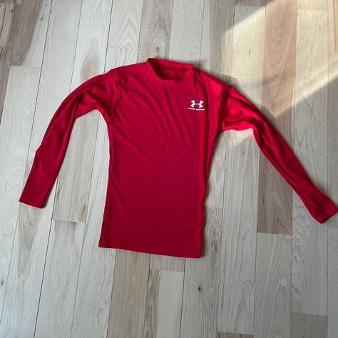 Under Armor Thermal Top Never Worn But No Tags- Size Small Spiderman Compression Shirt, Under Armor Outfit, Fire Shoes, Under Armour Outfits, Western Fits, Casual Country Outfits, Real Christmas, Red Jersey, Christmas Clothes