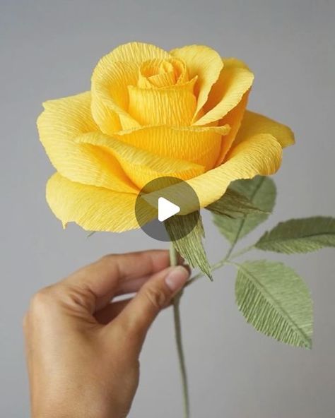 Paper Flower Making Step By Step, Paper Flowers Craft Easy Step By Step, How To Make Artificial Flowers, How To Make Paper Flowers Step By Step, Rose Paper Flowers Diy, How To Make Flower Bouquet, How To Make Flowers Out Of Paper, Flowers Paper Bouquet, Origami Flowers Easy