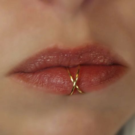 Lip Cuffs, Fake Lip Ring, Lip Piercing Jewelry, Lip Jewelry, Fake Lips, Face Jewelry, Grunge Jewelry, Face Jewellery, Cute Piercings