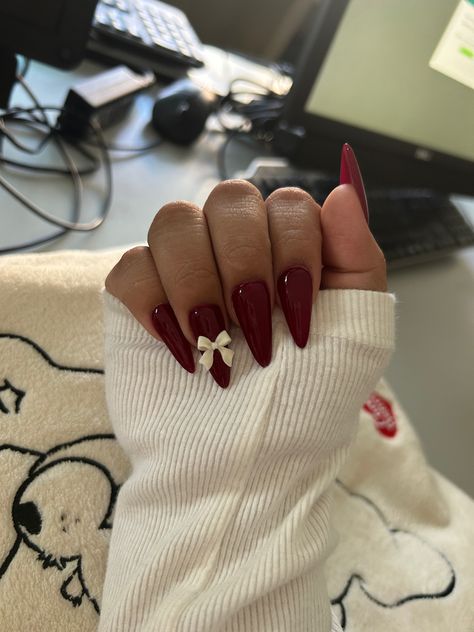 Wine Red Valentine Nails, Cherry Wine Nails Acrylic, Maroon Almond Nails Design, Marron Red Nails Acrylic, Cherry Wine Nails Design, Maroon Nails For Prom, Maroon Fashion Aesthetic, Maroon Nails Aesthetic, Almond Nails Valentines Day Red