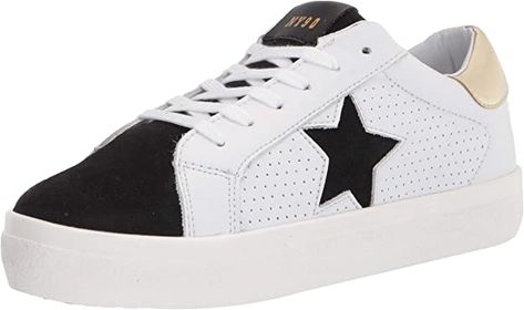 Steve Madden Women's Starling Sneaker: Amazon.ca: Shoes & Handbags Corner Bench Seating, Star Graphic, Corner Bench, Embellishment Details, Steve Madden Sneakers, Cute Sneakers, Bench Seating, Star Shoes, Lauren White