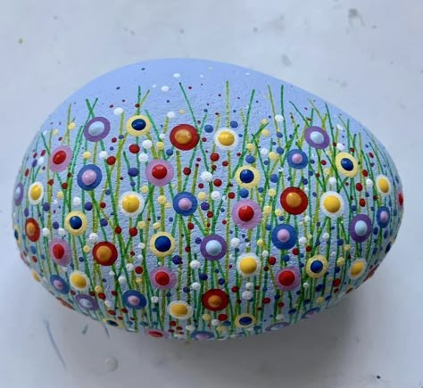 Rock Crafts Diy, Rock Painting Flowers, Rock Animals, Garden Rock Art, Mandala Painted Rocks, Diy Rock Art, Mandala Rock Art, Gift Crafts, Stone Art Painting