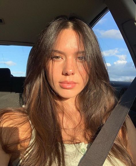 Tan Brunette, Dimensional Brunette, Brunette Aesthetic, Hairstyles List, Cute Brunette, Pretty Brunette, Girl With Brown Hair, Brunette Girl, Brunette Hair