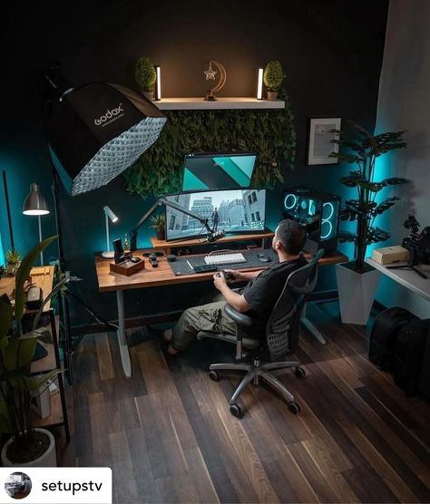 Studio In Casa, Gaming Computer Room, Modern Home Offices, Computer Desk Setup, Home Studio Setup, Music Studio Room, Computer Room, Gaming Room Setup, Workspace Inspiration