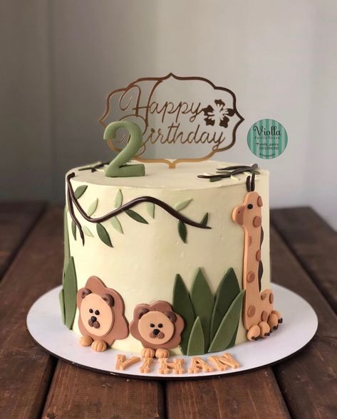 Jungle Theme Birthday Cake Simple, Jungle Theme Birthday Party Cakes, Birthday Cake 2 Year Boy, Simple Jungle Theme Cake, Simple Safari Cake, Jungle Theme Cake Without Fondant, Safari Cake Design, Jungle Birthday Cake, Jungle Theme Cake