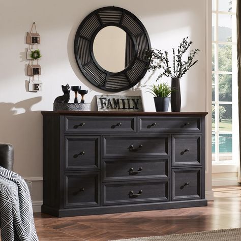 Rustic farmhouse bedroom