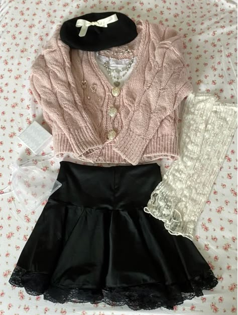 Aesthetic Diary, Relatable Aesthetic, Stile Blair Waldorf, Spring Outfit Idea, Fashion Coquette, Cute Aesthetics, Croquettes, Pink Outfits, Feminine Outfit