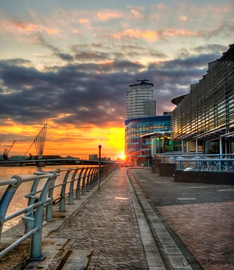 The sun going down on #Salford Quays. Salford Quays, Salford, Greater Manchester, 2024 Vision, Uk Travel, Best Cities, Holiday Destinations, Aesthetic Pictures, New York Skyline