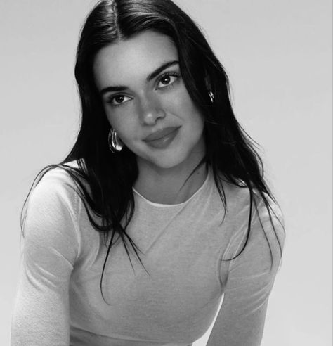 Feminist Revolution, Kendall Jenner Pics, Digital Wellness, Kendall Jenner Face, Kendall Jenner Icons, Kendall Style, Vogue Beauty, Jenner Outfits, Kendall And Kylie Jenner