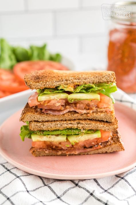 Ultimate Blt Sandwich, Ultimate Blt, Sandwich Blt, Blt Sandwich Recipes, Sandwich With Avocado, Bagel Sandwiches, Picnic Food Ideas, Perfect Sandwich, Avocado Cucumber