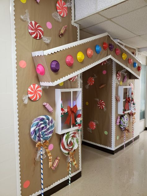 Christmas Decorating Contest, Candy Land Board, Christmas Cubicle Decorations, Christmas Hallway, Door Decorations Classroom Christmas, Christmas Door Decorating Contest, Christmas Classroom Door, Door Decorating Contest, Gingerbread Christmas Decor