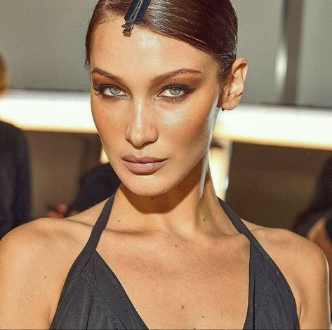 V Magazine, Gigi Hadid, Bella Hadid, Smokey Eye, Nostril Hoop Ring, Chocolate Brown, Victoria Secret, Givenchy, Versace