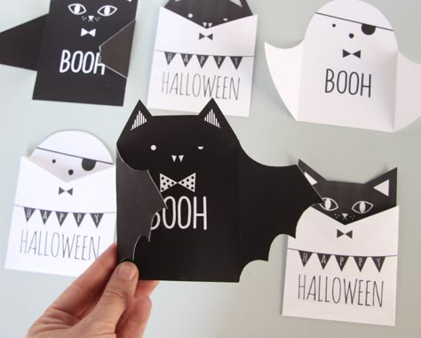 Happy Halloween - vleermuis, kat, spook of kat. Te downloaden om te printen en dan zelf uit te knippen Diy With Kids, Halloween Cards Diy, Halloween Invitation Card, Halloween Invitaciones, Pumpkin Lanterns, Carte Halloween, Invitation Halloween, Halloween Templates, Adornos Halloween