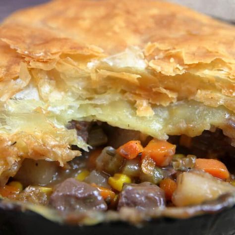 Beef Stew With Puff Pastry, Puff Pastry Beef Pot Pie, Beef Pot Pie With Puff Pastry, Beef Stew Meet, Recipe With Stew Meat, Homemade Pot Pie Recipe, Beef Stew Pot Pie, Beef Stew Pie, Meat Pot Pie